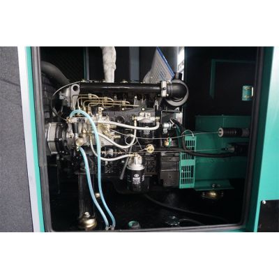 10kw揚動(dòng)柴油發(fā)電機組-揚動(dòng)3缸柴油機YD380D柴油發(fā)電機組,缸徑/行程：80/90mm,柴油發(fā)電機組水冷發(fā)動(dòng)機功率10KW,柴油發(fā)電機組配套馬拉松斯坦福發(fā)電機。廠(chǎng)價(jià)直銷(xiāo)歡迎選購：13773399855。