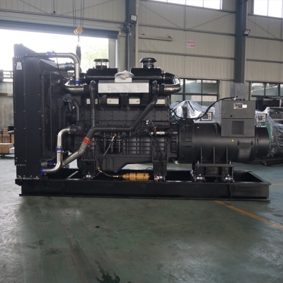 900kw上柴動(dòng)力柴油發(fā)電機組-上柴股份6缸柴油機6WTAA35-G31柴油發(fā)電機組,缸徑/行程：186/215mm,柴油發(fā)電機組水冷發(fā)動(dòng)機功率970KW,柴油發(fā)電機組配套馬拉松斯坦福發(fā)電機。廠(chǎng)價(jià)直銷(xiāo)歡迎選購：13773399855。