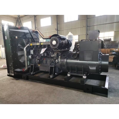 900kw上柴股份柴油發(fā)電機組-上柴動(dòng)力6缸柴油機6KTAA25-G320柴油發(fā)電機組,缸徑/行程：170/185mm,柴油發(fā)電機組水冷發(fā)動(dòng)機功率902KW,柴油發(fā)電機組配套馬拉松斯坦福發(fā)電機。廠(chǎng)價(jià)直銷(xiāo)歡迎選購：13773399855。