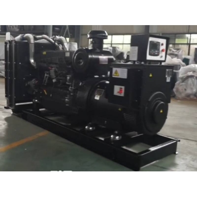 300kw上柴股份柴油發(fā)電機組-上柴動(dòng)力6缸柴油機SC12E480D2柴油發(fā)電機組,缸徑/行程：128/153mm,柴油發(fā)電機組水冷發(fā)動(dòng)機功率355KW,柴油發(fā)電機組配套馬拉松斯坦福發(fā)電機。廠(chǎng)價(jià)直銷(xiāo)歡迎選購：13773399855。